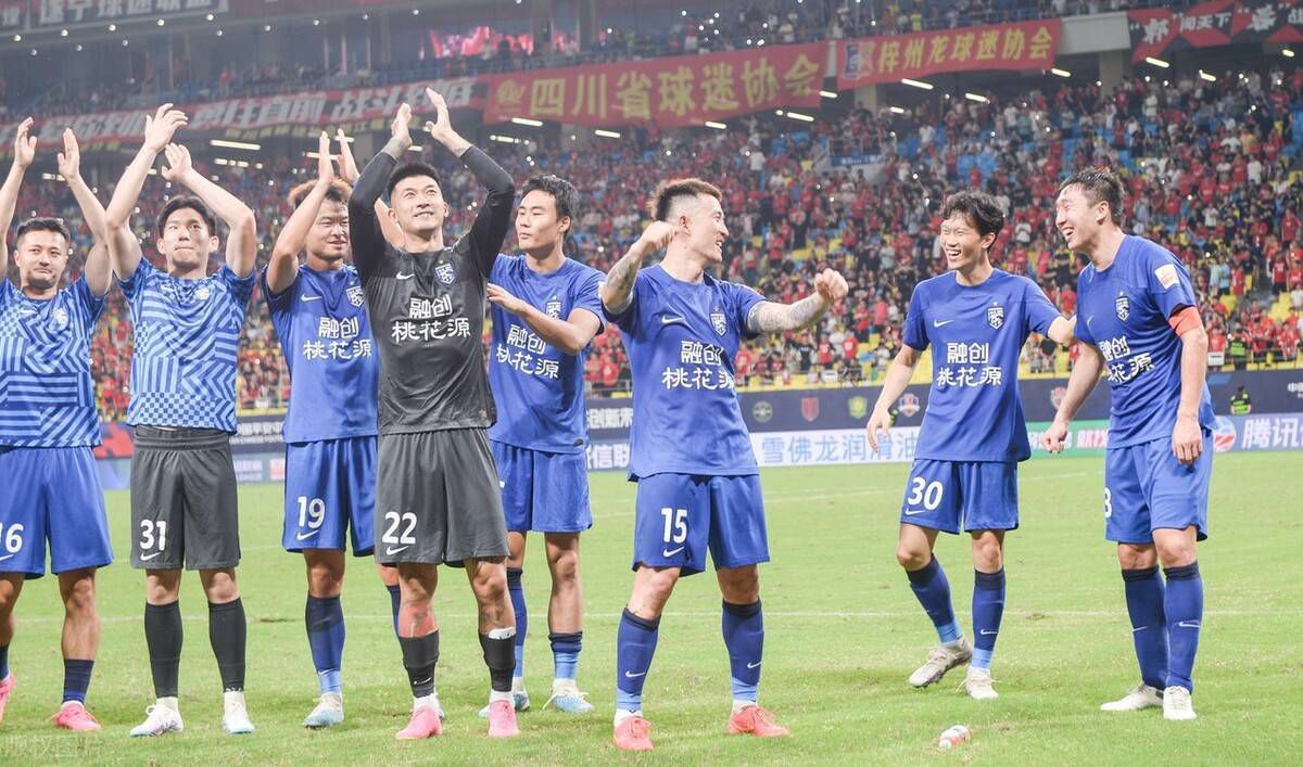 200杆枪、6000发子弹、百余处炸点2010-《唐山大地震》2010年10月，范冰冰凭借电影《观音山》荣获东京国际电影节最佳女主角奖，成为国际A级电影节影后